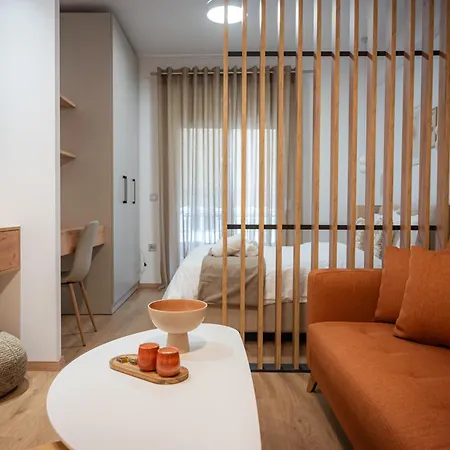 White Luxury Apartment *