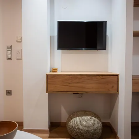 White Luxury Apartment Katerini