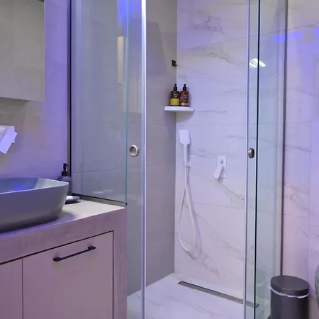 White Luxury شقة Kateríni